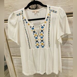 NWOT Skies Are Blue Short Sleeves V-Neck Blouse Size Small